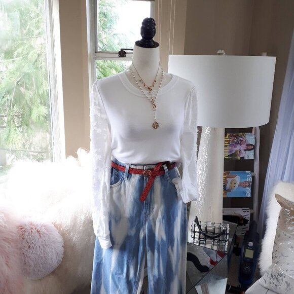 EUC Cupio white soft feel top w/ abstract floral sheer effect statement sleeves - Picture 4 of 11